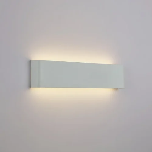 Aplique Exterior Bidireccional Momo 24w Luz Led Calida Estructura Blanco